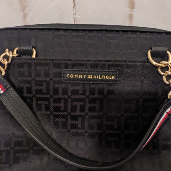 Gently Used Tommy Hilfiger Chain Shopper Satchel - Picture 4 of 4